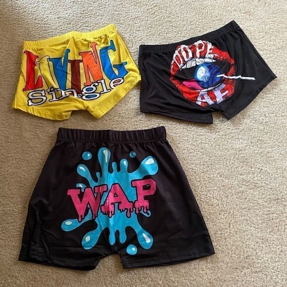 Women’s printed shorts    - Picture 1 of 1